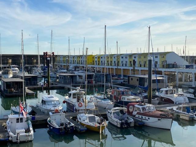 Seascape - Floating Home At Brighton Marina With Free Parking Exterior foto